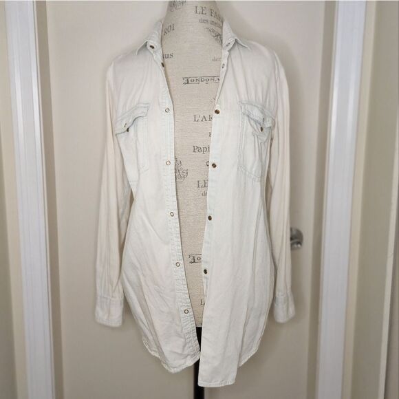 Cotton Denim Buttondown Shirt - Picture 6 of 9